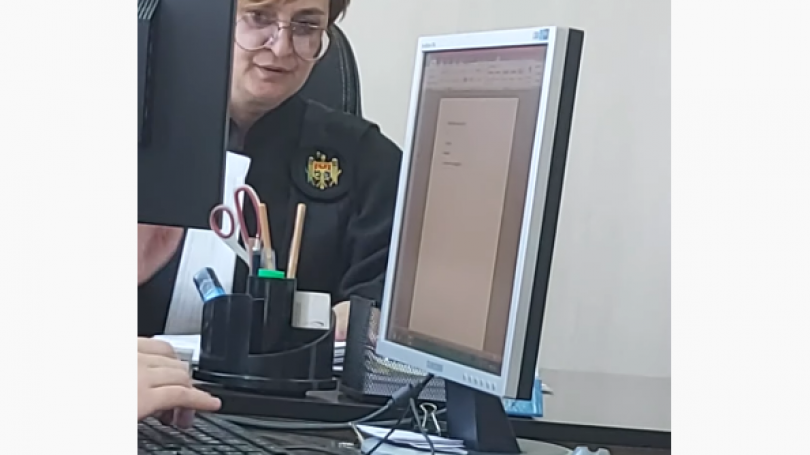 VIDEO// Masca obligatorie pentru toţi. Nu şi pentru magistrata Renata Popescu