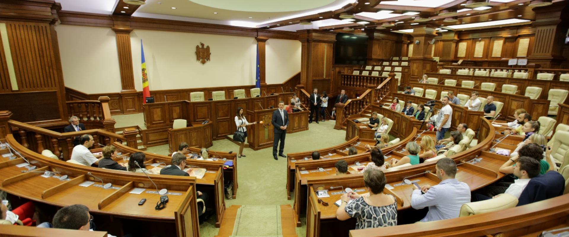 uploads/investigatii/2015/03/19/296(1920,800).jpg